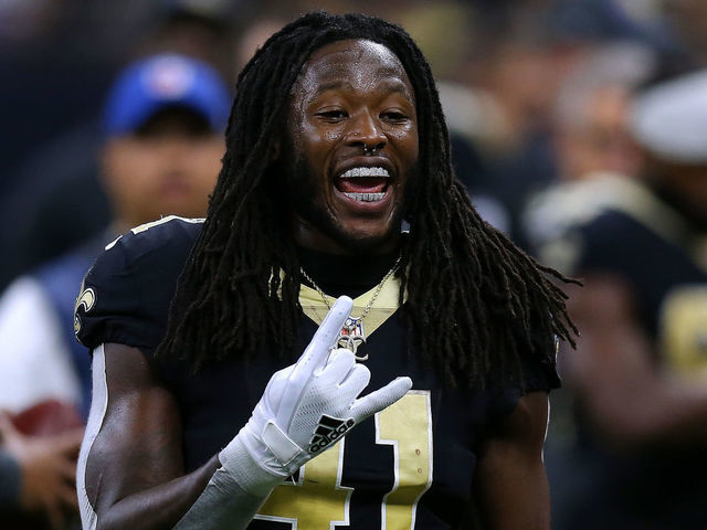 NEW ORLEANS, LOUISIANA - OCTOBER 03: Alvin Kamara #41 of the New Orleans Saints reacts against the New York Giants during a game at the Caesars Superdome on October 03, 2021 in New Orleans, Louisiana.