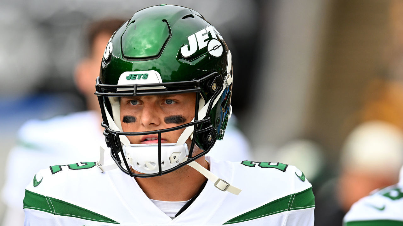PITTSBURGH, PENNSYLVANIA - OCTOBER 02: Zach Wilson #2 of the New York Jets looks on in the second quarter against the Pittsburgh Steelers at Acrisure Stadium on October 02, 2022 in Pittsburgh, Pennsylvania.