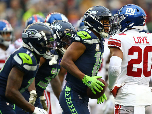 Giants can't overcome mistakes, Seattle's defense in loss