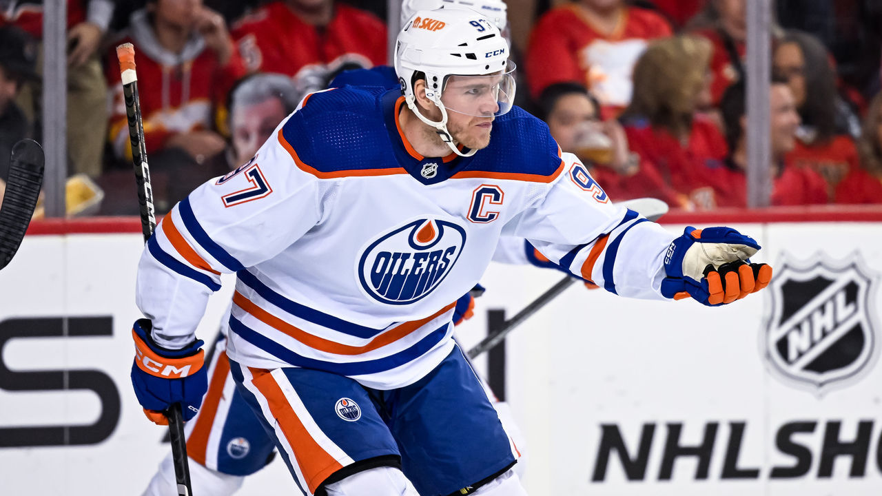 CALGARY, AB - OCTOBER 29: Edmonton Oilers Center Connor McDavid (97) celebrates a goal during the third period of an NHL game between the Calgary Flames and the Edmonton Oilers on October 29, 2022, at the Scotiabank Saddledome in Calgary, AB.