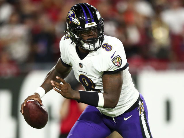 Lamar expected to play vs. Panthers despite illness