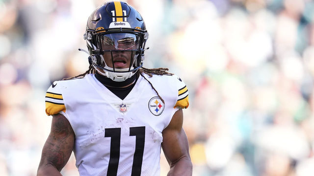 PHILADELPHIA, PA - OCTOBER 30: Chase Claypool #11 of the Pittsburgh Steelers looks on against the Philadelphia Eagles at Lincoln Financial Field on October 30, 2022 in Philadelphia, Pennsylvania.