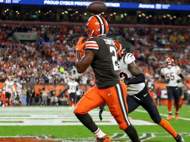 Jacoby Brissett of the Cleveland Browns plays against the Los Angeles  News Photo - Getty Images