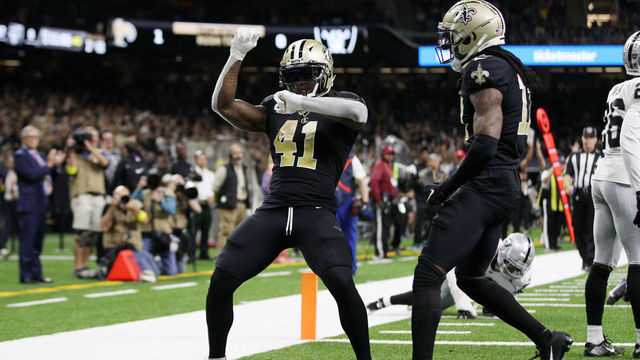 NEW ORLEANS, LOUISIANA - OCTOBER 30: Alvin Kamara #41 of the New Orleans Saints scores a touchdown in the third quarter of a game against the Las Vegas Raiders at Caesars Superdome on October 30, 2022 in New Orleans, Louisiana.