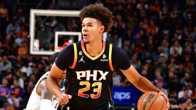 PHOENIX, AZ - NOVEMBER 1: Cameron Johnson #23 of the Phoenix Suns dribbles the ball during the game against the Minnesota Timberwolves on November 1, 2022 at Footprint Center in Phoenix, Arizona. Mandatory Copyright Notice: Copyright 2022 NBAE