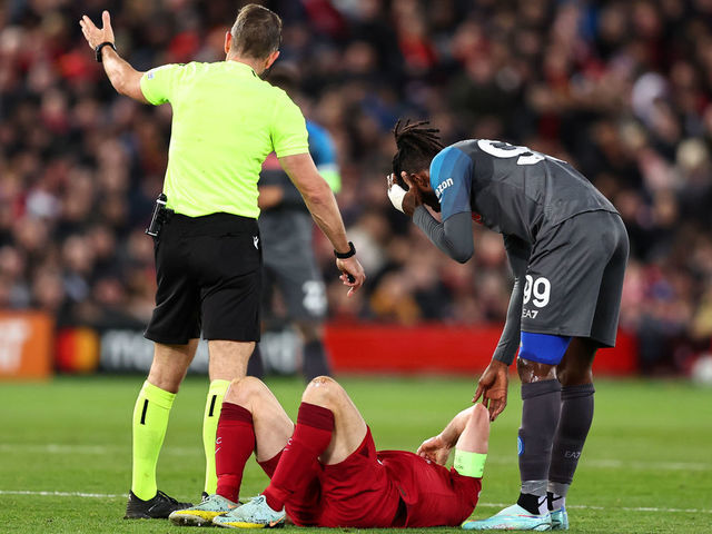 Brain injury charity urges football to strengthen concussion rules | theScore.com