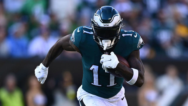 PHILADELPHIA, PA - OCTOBER 30: Philadelphia Eagles Wide Receiver A.J. Brown (11) carries the ball in the fourth quarter during the game between the Pittsburgh Steelers and Philadelphia Eagles on October 30, 2022 at Lincoln Financial Field in Philadelphia, PA.
