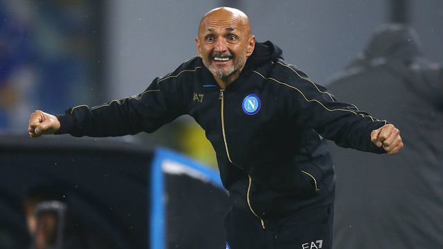 NAPLES, ITALY - DECEMBER 09: Napoli manager Luciano Spaletti gestures from the touchline during the UEFA Europa League group C match between SSC Napoli and Leicester City at Stadio Diego Armando Maradona on December 09, 2021 in Naples, Italy.