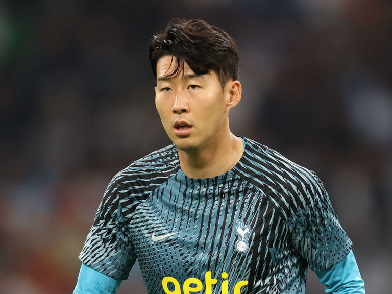 한국은 손흥민이 월드컵에 나갈 것이라고 낙관하고 있지만 그가 뛸지는 확신하지 못한다. 한국은 손흥민이 월드컵에 나갈 것이라고 낙관하고 있지만 그가 뛸지는 확신하지 못한다.