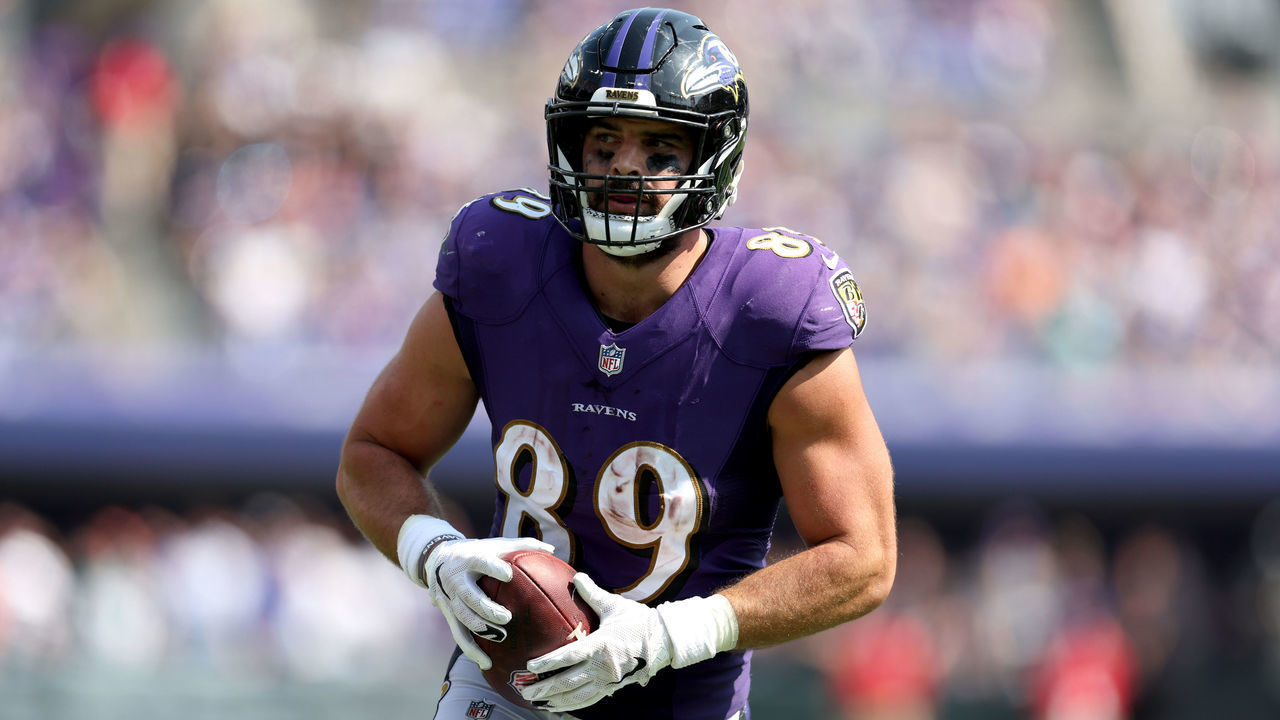 BALTIMORE, MARYLAND - SEPTEMBER 18: Tight end Mark Andrews #89 of the Baltimore Ravens looks on after making a catchagainst the Miami Dolphinsat M&T Bank Stadium on September 18, 2022 in Baltimore, Maryland.