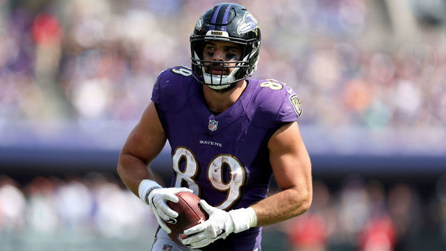 BALTIMORE, MARYLAND - SEPTEMBER 18: Tight end Mark Andrews #89 of the Baltimore Ravens looks on after making a catchagainst the Miami Dolphinsat M&T Bank Stadium on September 18, 2022 in Baltimore, Maryland.