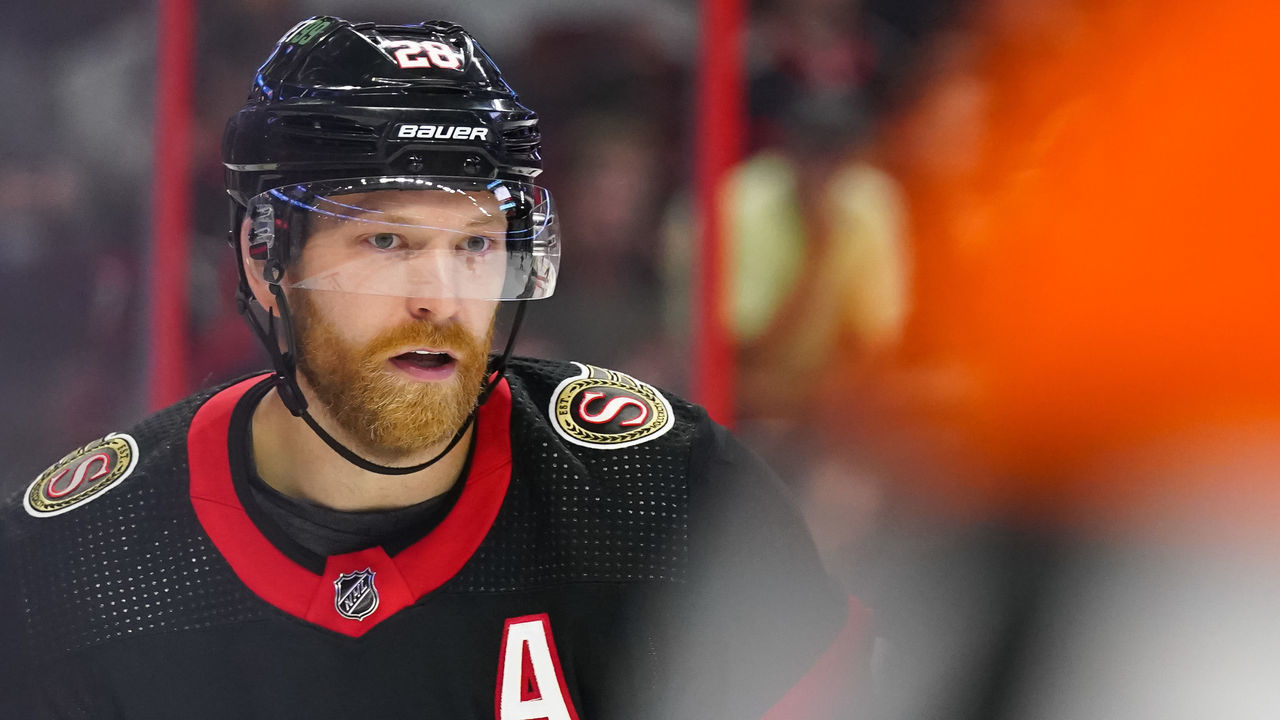 OTTAWA, CANADA - OCTOBER 22: Claude Giroux #28 of the Ottawa Senators skates against the Arizona Coyotes at Canadian Tire Centre on October 22, 2022 in Ottawa, Ontario, Canada.