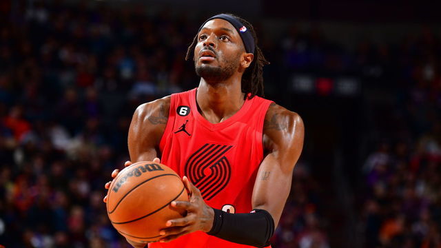 PHOENIX, AZ - NOVEMBER 4: Jerami Grant #9 of the Portland Trail Blazers prepares to shoot a free throw during the game against the Phoenix Suns on November 4, 2022 at Footprint Center in Phoenix, Arizona. Mandatory Copyright Notice: Copyright 2022 NBAE