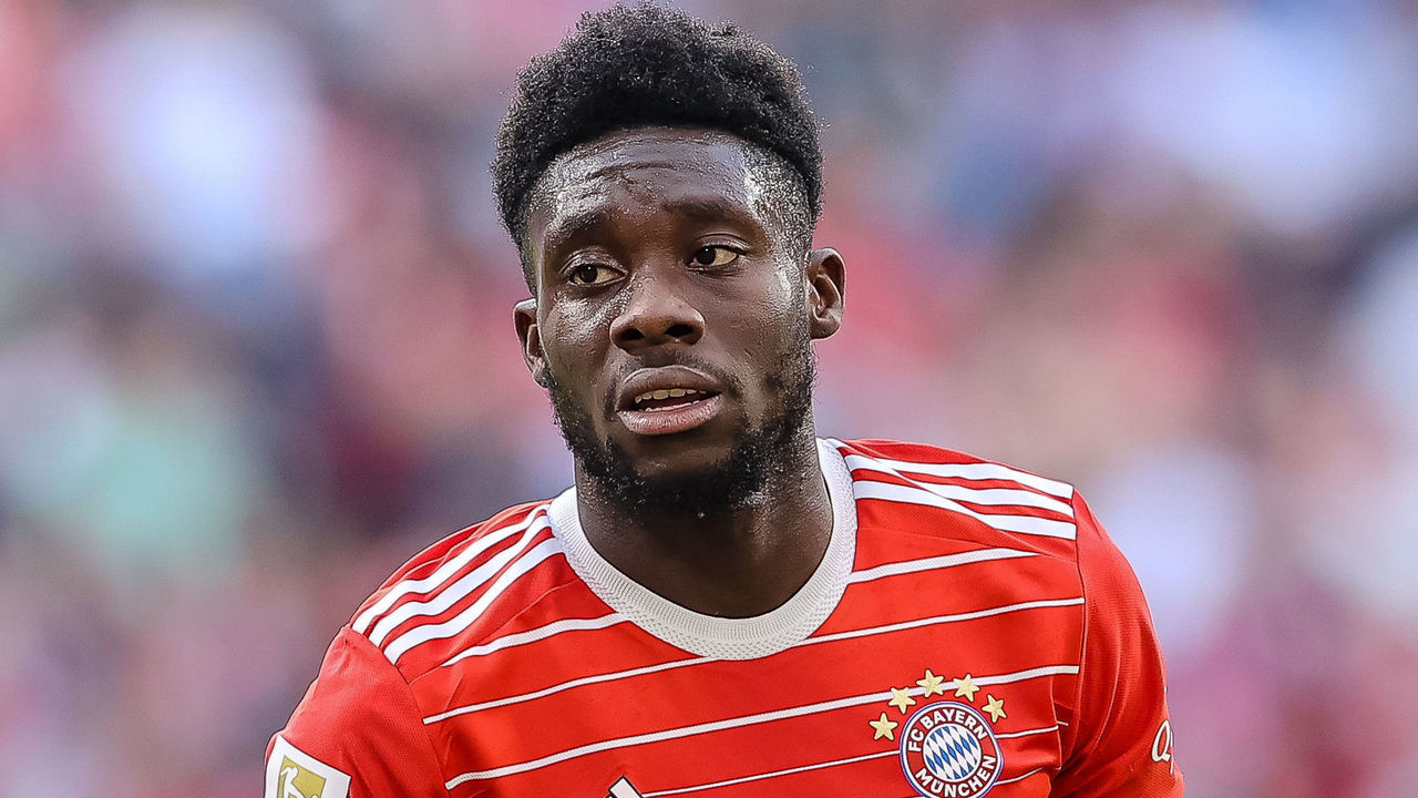 Canada's Alphonso Davies suffers muscle tear 2 weeks before World