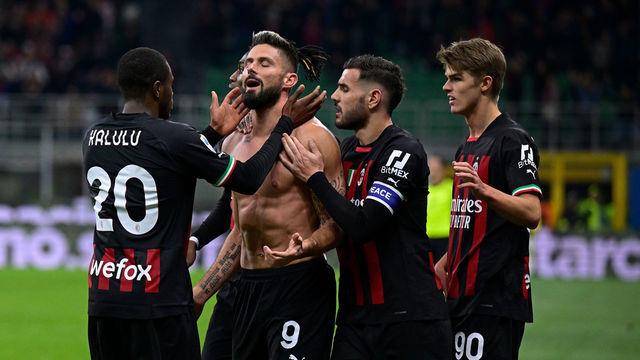MILAN, ITALY - NOVEMBER 05: Olivier Giroud of AC Milan celebrates with teammates after scoring his team's second goal during the Serie A match between AC Milan and Spezia Calcio at Stadio Giuseppe Meazza on November 05, 2022 in Milan, Italy.