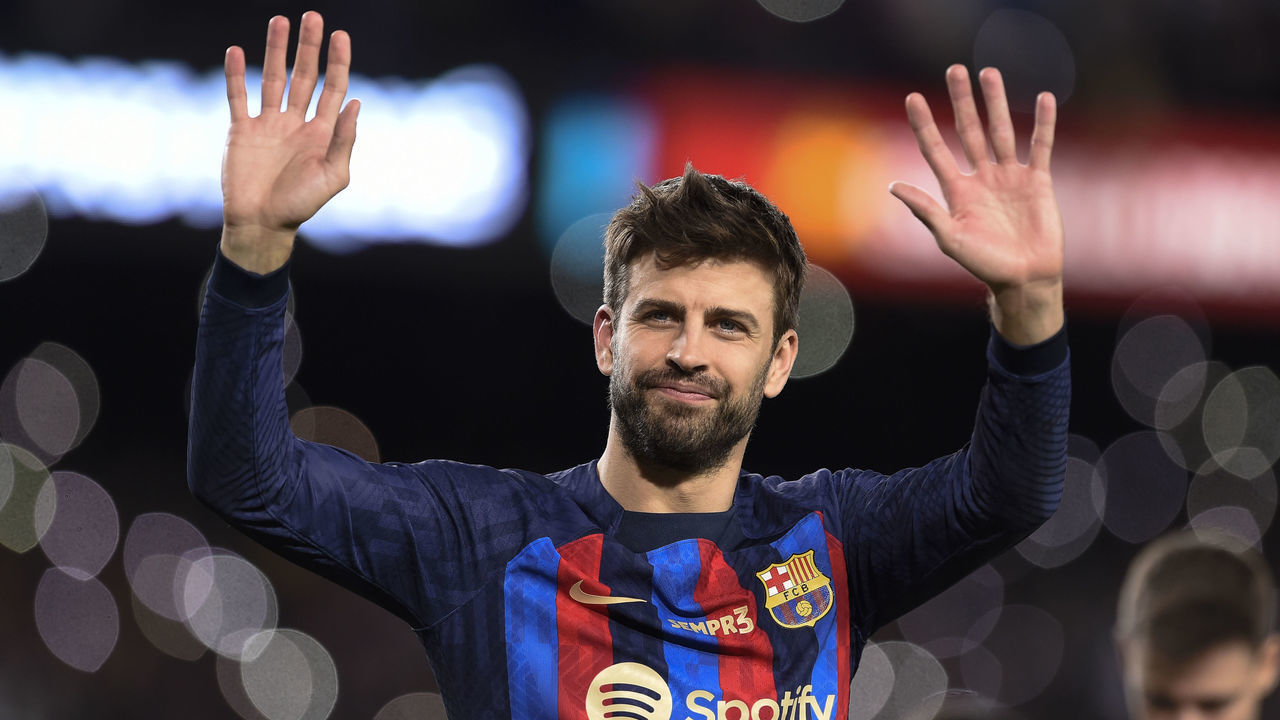 BARCELONA, SPAIN - NOVEMBER 5: Barcelona's Spanish defender Gerard Pique waves at the end of the La liga football match between FC Barcelona vs UD Almeria at the Camp Nou stadium in Barcelona on November 5, 2022.