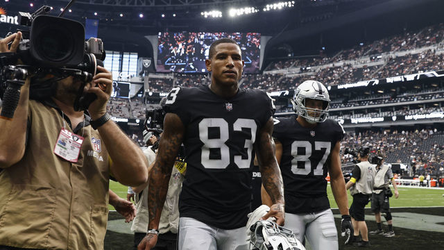 LAS VEGAS, NEVADA - SEPTEMBER 18: Darren Waller #83 of the Las Vegas Raiders walks to the locker room prior to an NFL football game between the Las Vegas Raiders and the Arizona Cardinals at Allegiant Stadium on September 18, 2022 in Las Vegas, Nevada.