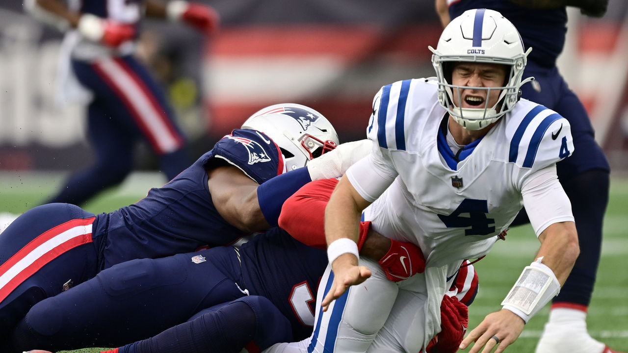 Pats get 9 sacks in dominant 26-3 victory over Colts