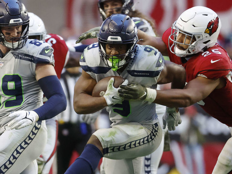 Seahawks win 4th straight, beat struggling Cardinals 31-21