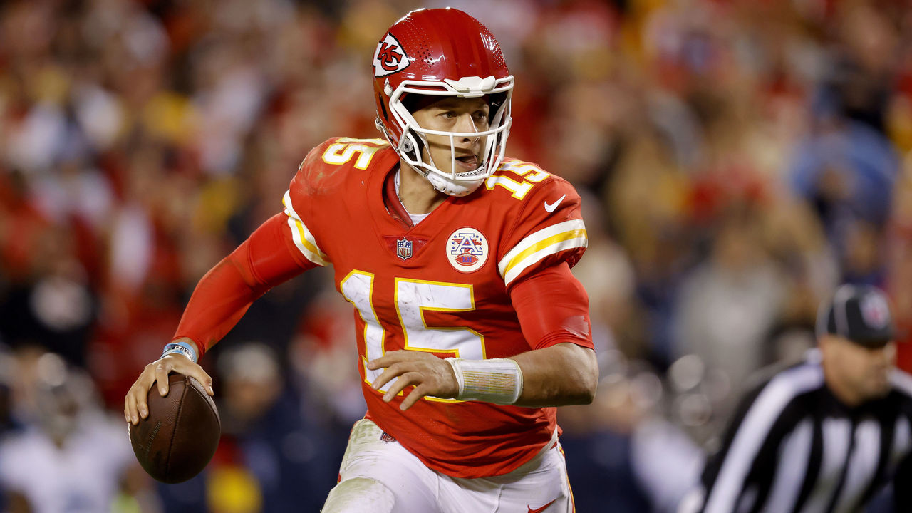 Mahomes helps Chiefs rally past Titans 20-17 in overtime