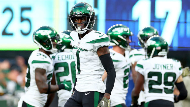 EAST RUTHERFORD, NEW JERSEY - NOVEMBER 06: Sauce Gardner #1 of the New York Jets celebrates after breaking up a pass intend for Gabe Davis #13 of the Buffalo Bills in the fourth quarter at MetLife Stadium on November 06, 2022 in East Rutherford, New Jersey.