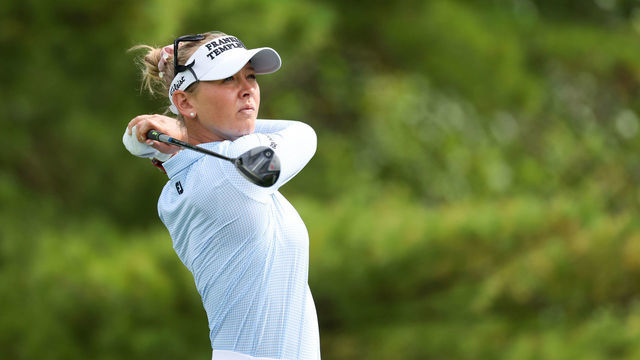 CINCINNATI, OH - SEPTEMBER 10: Jessica Korda of the United States watches her tee shot on the 5th hole during the third round of the Kroger Queen City Championship on September 10, 2022, at Kenwood Country Club in Cincinnati, OH.