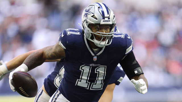 ARLINGTON, TX - OCTOBER 30: Micah Parsons #11 of the Dallas Cowboys returns a fumble for a touchdown against the Chicago Bears during the second half at AT&T Stadium on October 30, 2022 in Arlington, Texas.