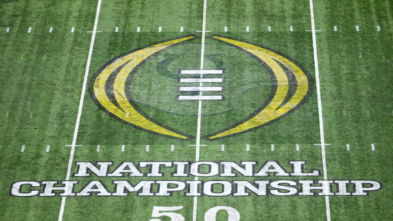 INDIANAPOLIS, IN - JANUARY 10: The Alabama Crimson Tide take on the Georgia Bulldogs during the College Football Playoff Championship held at Lucas Oil Stadium on January 10, 2022 in Indianapolis, Indiana.