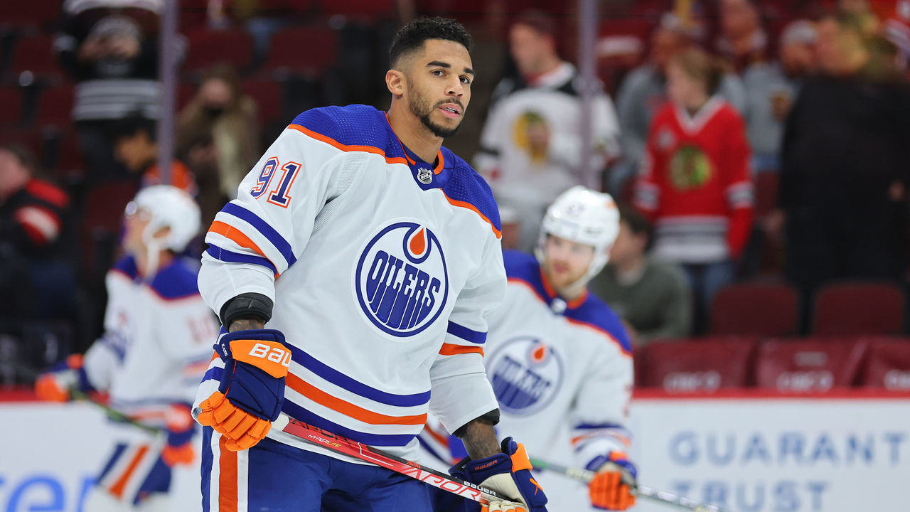 CHICAGO, ILLINOIS - OCTOBER 27: Evander Kane #91 of the Edmonton Oilers looks on prior to the game against the Chicago Blackhawks at United Center on October 27, 2022 in Chicago, Illinois.