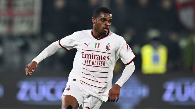 CREMONA, ITALY - NOVEMBER 08: Pierre Kalulu of AC Milan in action during the Serie A match between US Cremonese and AC Milan at Stadio Giovanni Zini on November 08, 2022 in Cremona, Italy.