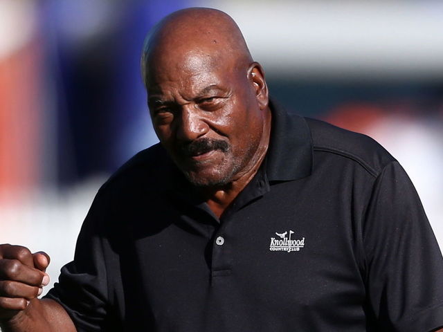 Report: Jim Brown didn't tell Browns not to kneel in meeting with team