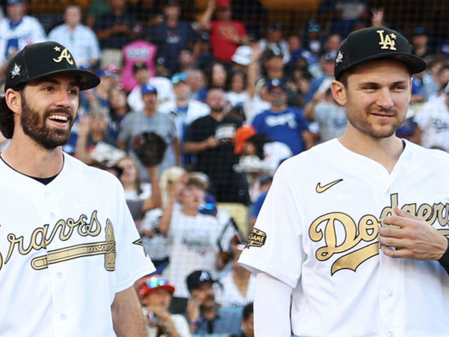 Nico Hoerner & Dansby Swanson Best Middle Infield T-shirt 