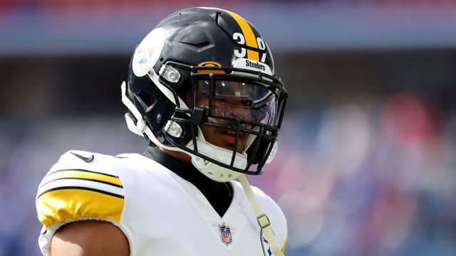 ORCHARD PARK, NEW YORK - OCTOBER 09: Minkah Fitzpatrick #39 of the Pittsburgh Steelers warms up prior to a game against the Buffalo Bills at Highmark Stadium on October 09, 2022 in Orchard Park, New York.