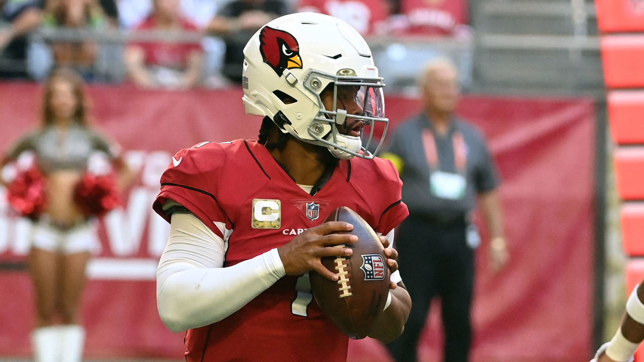 GLENDALE, ARIZONA - NOVEMBER 06: Kyler Murray #1 of the Arizona Cardinals looks to throw the ball against the Seattle Seahawks at State Farm Stadium on November 06, 2022 in Glendale, Arizona.