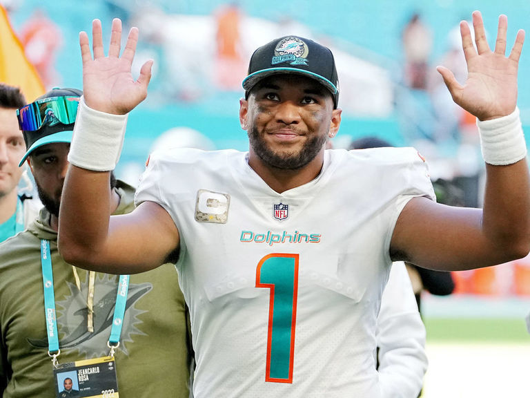 Tagovailoa stays hot, throws for 3 TDs, Dolphins rout Browns - The