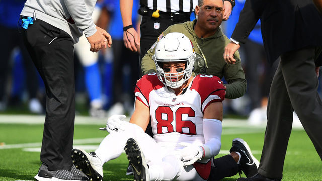 INGLEWOOD, CA - NOVEMBER 13: Arizona Cardinals tight end Zach Ertz (86) is looked at on the field after being injured during the NFL game between the Arizona Cardinals and the Los Angeles Rams on November 13, 2022, at SoFi Stadium in Inglewood, CA.