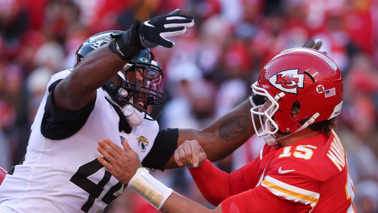 Linebacker Travon Walker of the Jacksonville Jaguars returns an News  Photo - Getty Images