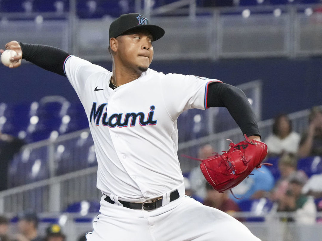 Report: Marlins trade Elieser Hernandez to Mets