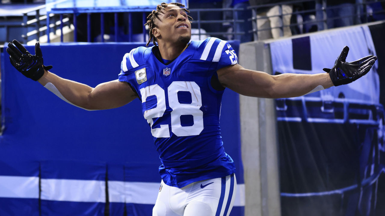 INDIANAPOLIS, INDIANA - NOVEMBER 20: Jonathan Taylor #28 of the Indianapolis Colts gestures towards fans while taking the field against the Philadelphia Eagles at Lucas Oil Stadium on November 20, 2022 in Indianapolis, Indiana.