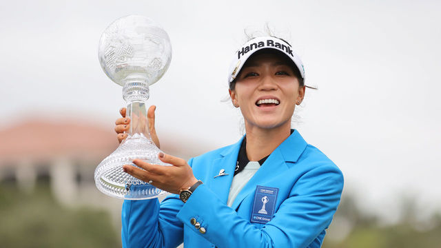NAPLES, FLORIDA - NOVEMBER 20: Lydia Ko of New Zealand poses with the trophy after winning the CME Group Tour Championship at Tiburon Golf Club on November 20, 2022 in Naples, Florida.