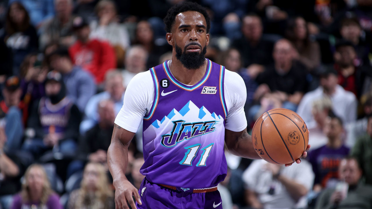 SALT LAKE CITY, UT - NOVEMBER 18: Mike Conley #11 of the Utah Jazz handles the ball during the game against the Phoenix Suns on November 18, 2022 at vivint.SmartHome Arena in Salt Lake City, Utah. Mandatory Copyright Notice: Copyright 2022 NBAE
