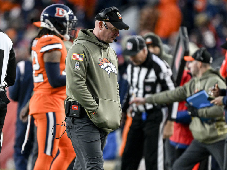 Hackett Hands Off Play-calling Duties, Broncos Still Sputter | TheScore.com