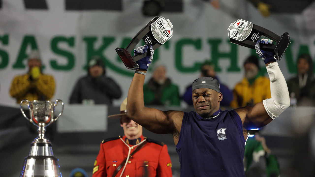 REGINA, SK - NOVEMBER 20 - Toronto Argonauts linebacker Henoc Muamba (10) wins game MVP and Best Canadian as the Toronto Argonauts beat the Winnipeg Blue Bombers 24-23 in the Canadian Football Leagues championship, the Grey Cup at Mosaic Stadium in Regina, November 20, 2022. (Steve Russell/Toronto Star via Getty Images)