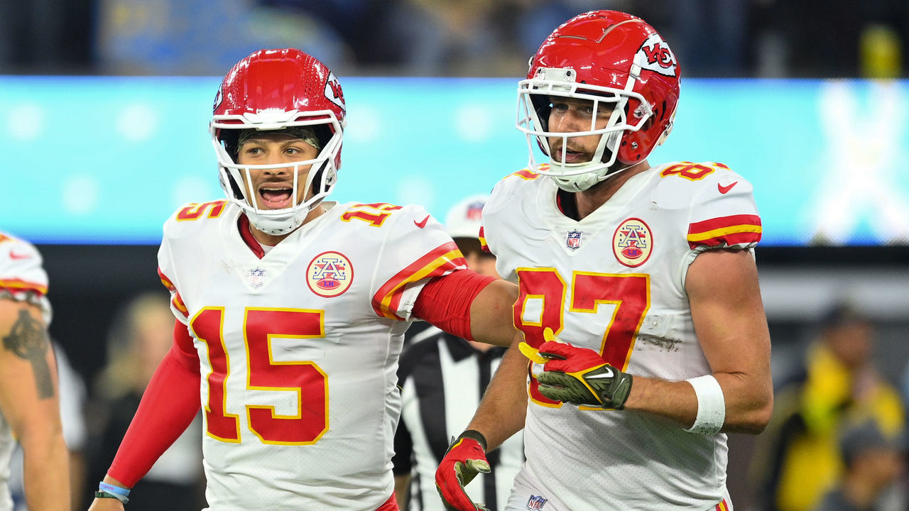 INGLEWOOD, CA - NOVEMBER 20: Kansas City Chiefs quarterback Patrick Mahomes (15) celebrates with tight end Travis Kelce (87) after a touchdown during the NFL regular season game between the Kansas City Chiefs and the Los Angeles Chargers on November 20, 2022, at SoFi Stadium in Inglewood, CA.