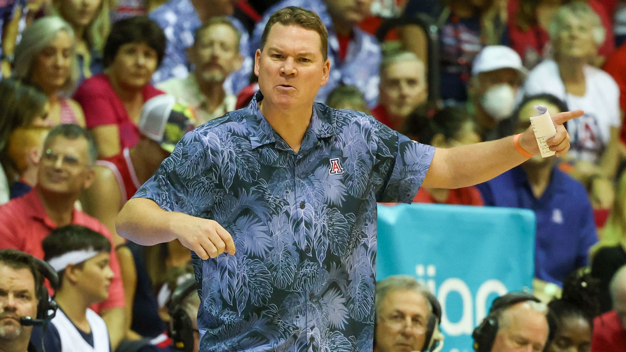 LAHAINA, HI - NOVEMBER 21: Head coach Tommy Lloyd of the Arizona Wildcats reacts during the first half of the game against the Cincinnati Bearcats during the Maui Invitational at Lahaina Civic Center on November 21, 2022 in Lahaina, Hawaii.