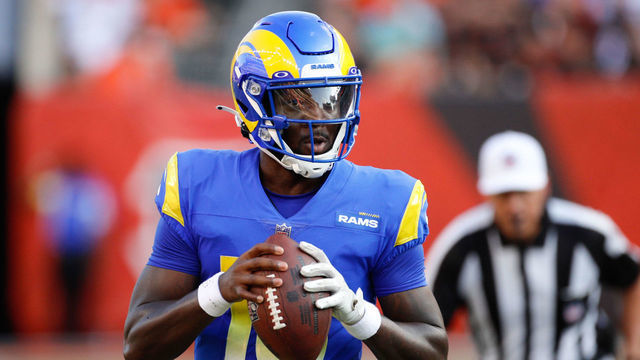CINCINNATI, OH - AUGUST 27: Los Angeles Rams quarterback Bryce Perkins (16) looks to pass during the game against the Los Angeles Rams and the Cincinnati Bengals on August 27, 2022, at Paycor Stadium in Cincinnati, OH.