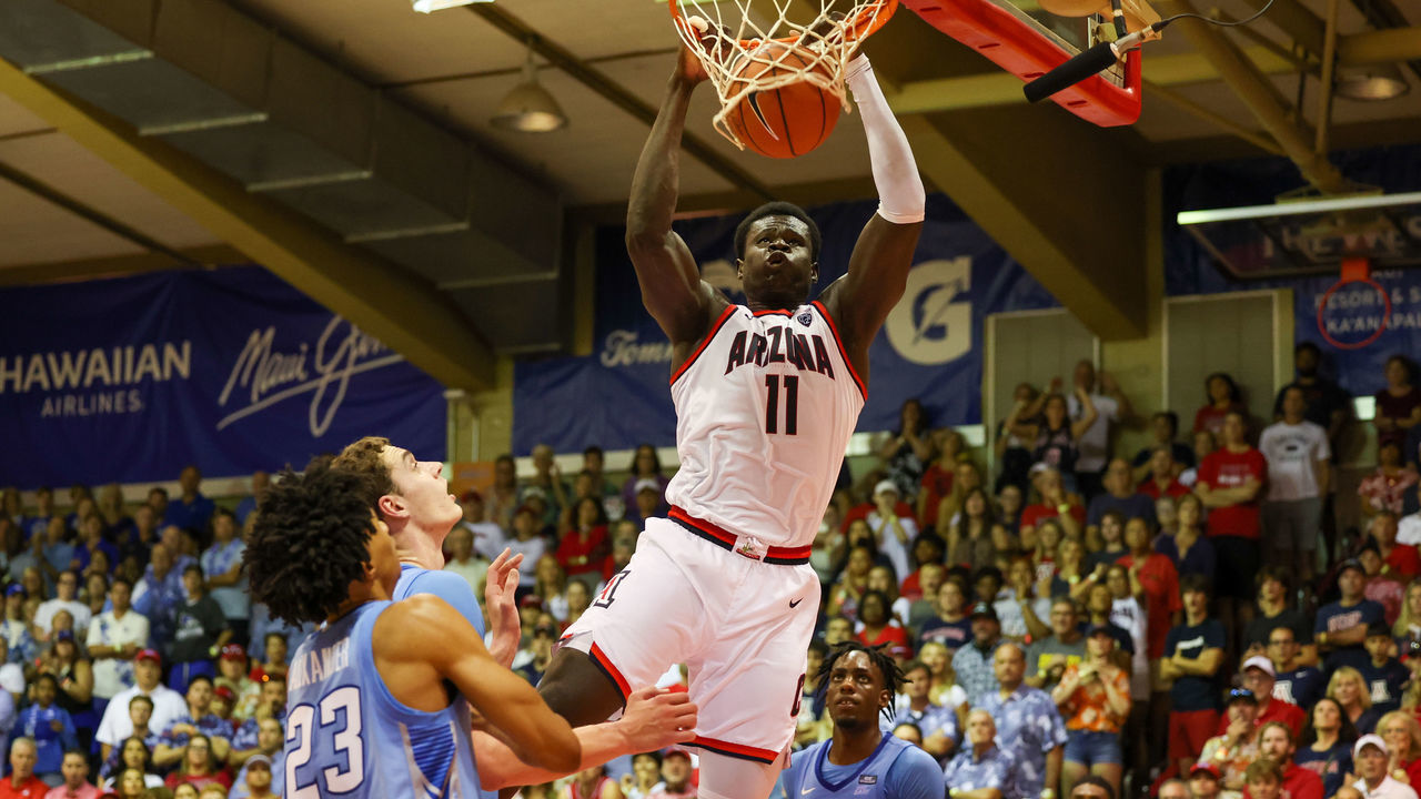 LAHAINA, HI - NOVEMBER 23: Oumar Ballo #11 of the Arizona Wildcats dunks the ball in the second half of the game against the Creighton Bluejays during the Maui Invitational at Lahaina Civic Center on November 23, 2022 in Lahaina, Hawaii.