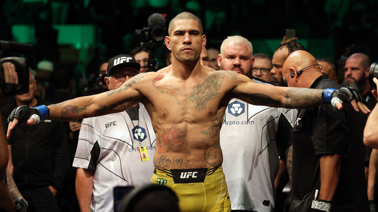 NEW YORK, NEW YORK - NOVEMBER 12: Alex Pereira prepares to enter the ring prior to his middleweight fight against Israel Adesanya at UFC 281 at Madison Square Garden on November 12, 2022 in New York City.
