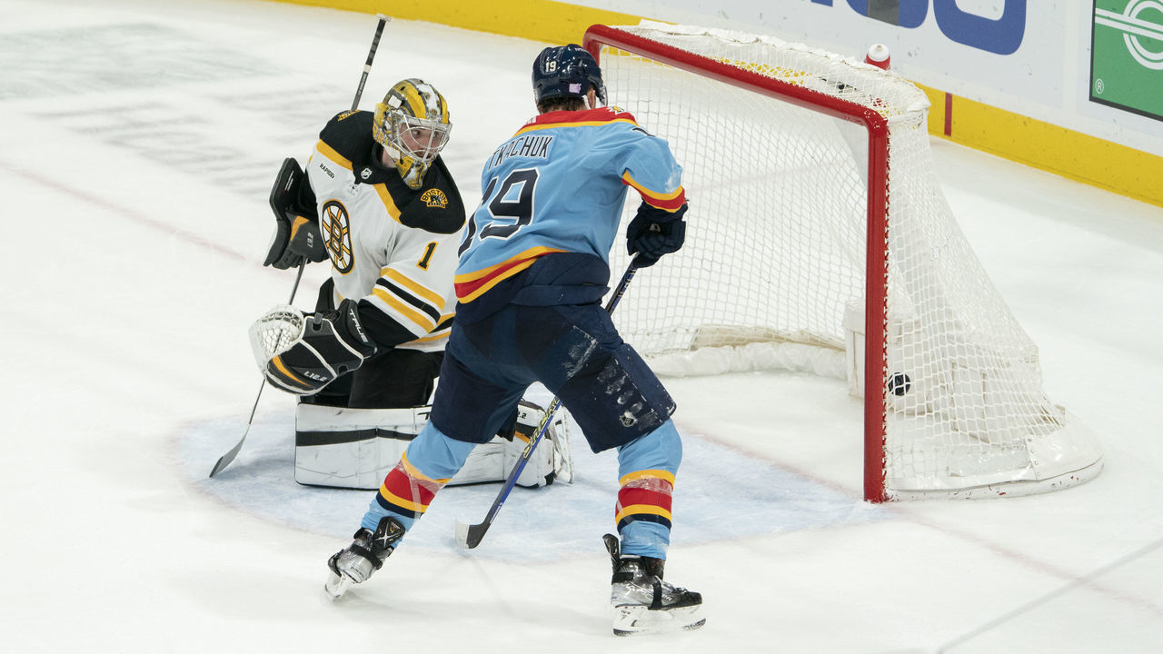 SUNRISE, FL - NOVEMBER 23: Jeremy Swayman #1 of the Boston Bruins attempts to make a save during the game between the Florida Panthers and the Boston Bruins at FLA Live Arena in Sunrise, FL on November 23, 2022.