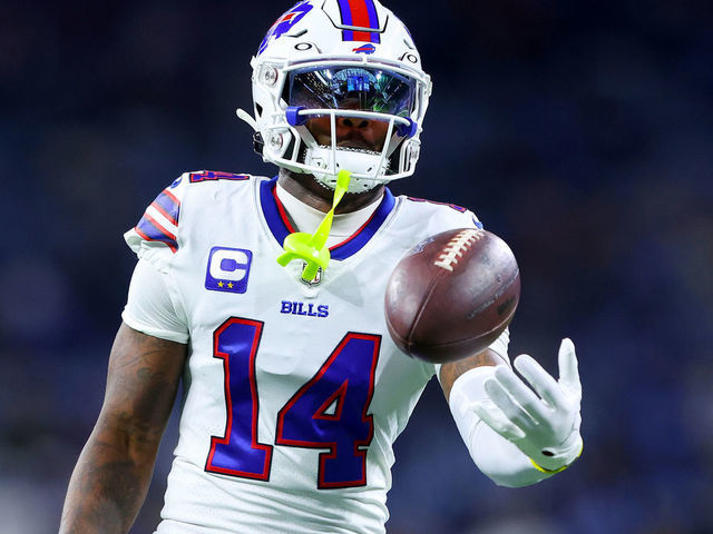 DETROIT, MICHIGAN - NOVEMBER 24: Stefon Diggs #14 of the Buffalo Bills warms up prior to a game against the Detroit Lions at Ford Field on November 24, 2022 in Detroit, Michigan.